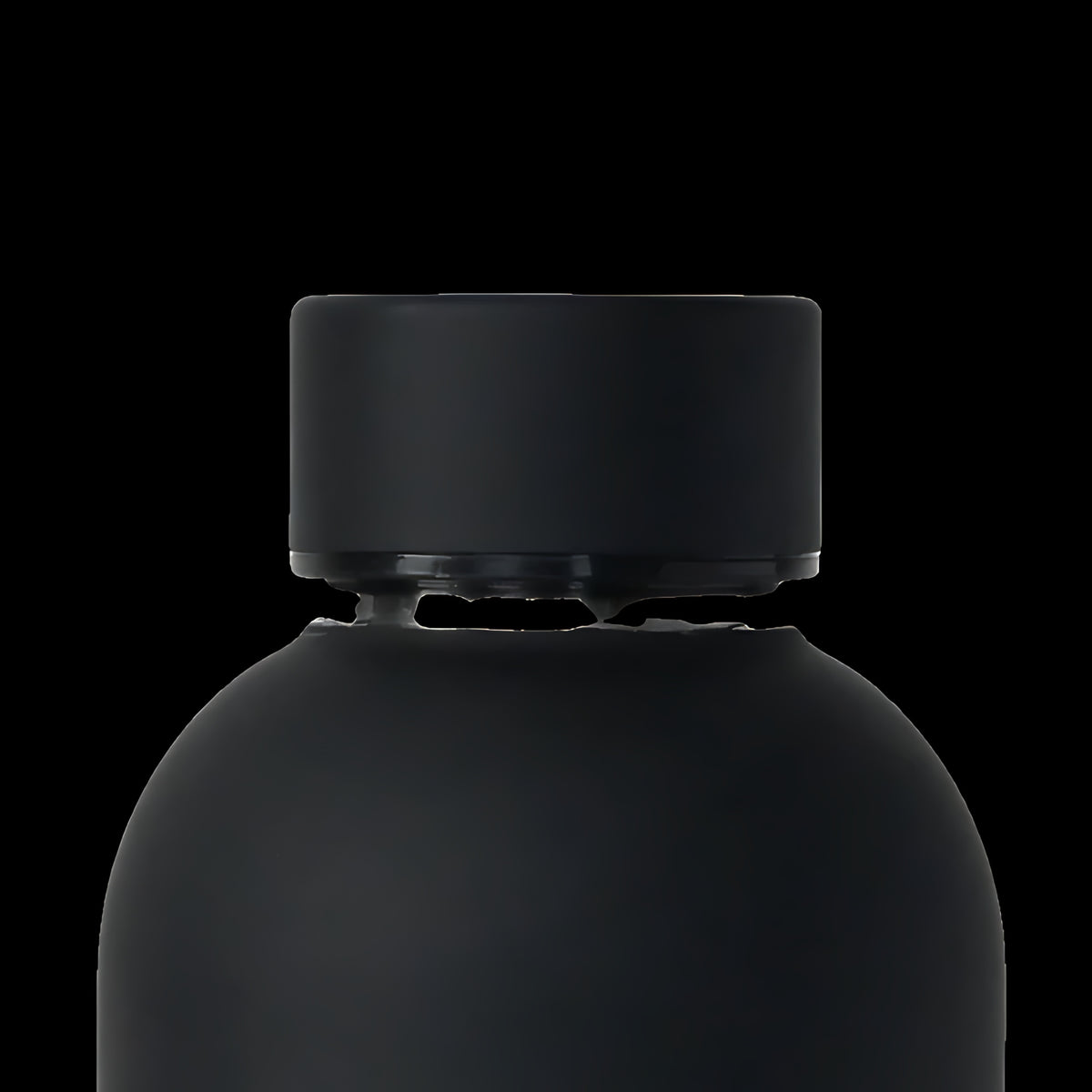 Close-up of Still’s lid and matte finish
